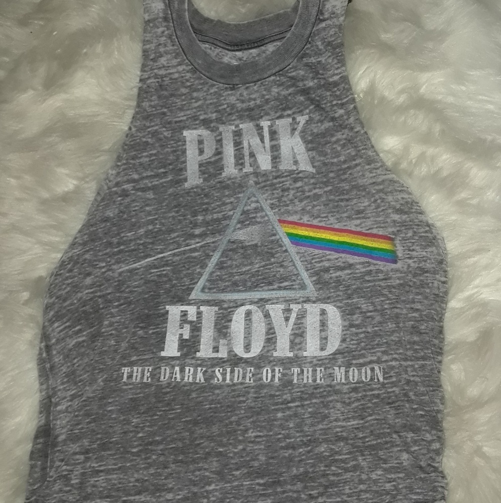 Cut off muscle tee